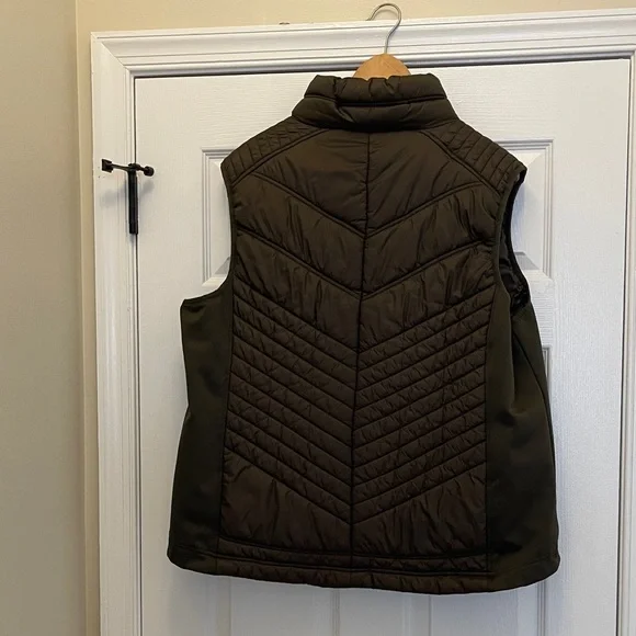 Michael Kors Women's Olive Green Quilted Vest - Picture 8 of 8